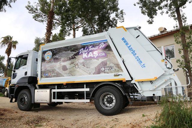 Çevre ve Şehircilik Bakanlığından Kaş Belediyesine hibe araç