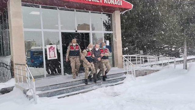 Cinayet firarisi 5 yıl sonra yakayı ele verdi