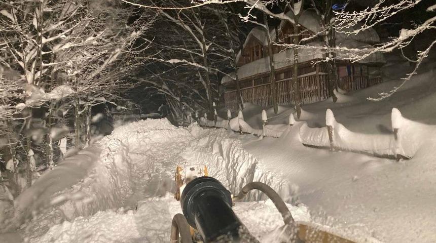 Karla mücadele ekipleri canla başla çalıştı