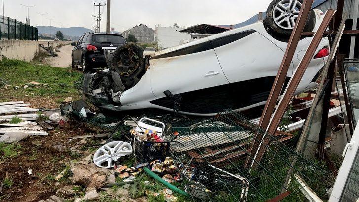 Takla atan otomobilden sağ çıktı G3