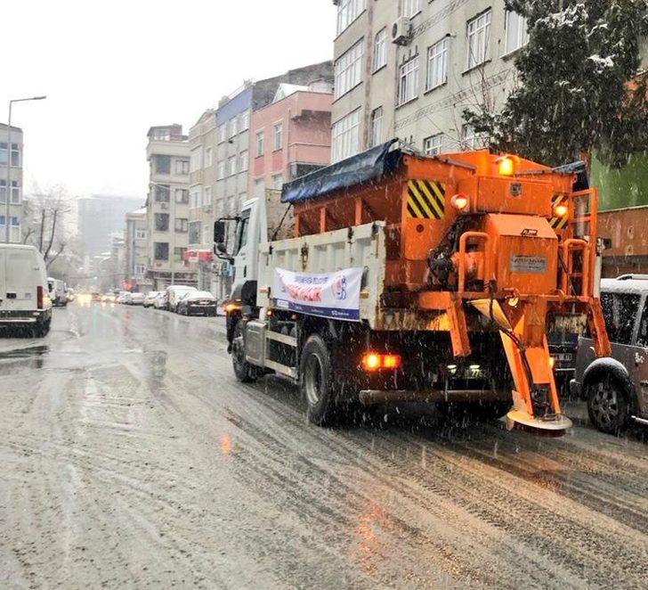 Bayrampaşa Belediyesi karla mücadele ekibi aralıksız çalışıyor G3