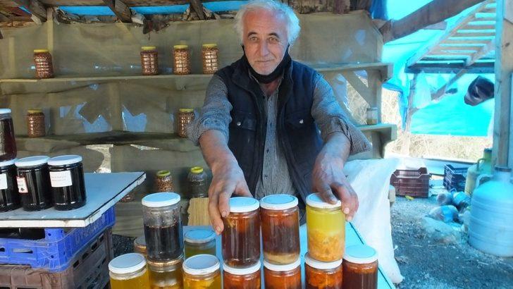 Balıkesir’de pandemi yol kenarında ürünlerini satan köylüleri de etkiledi G3