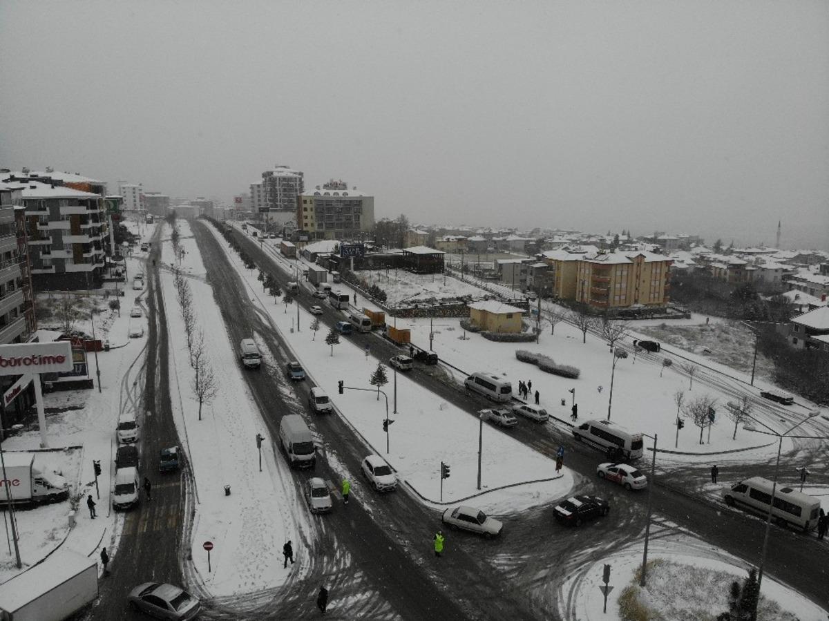 Zincirsiz s&uuml;r&uuml;c&uuml;lerin &ccedil;ıkışına izin verilmedi