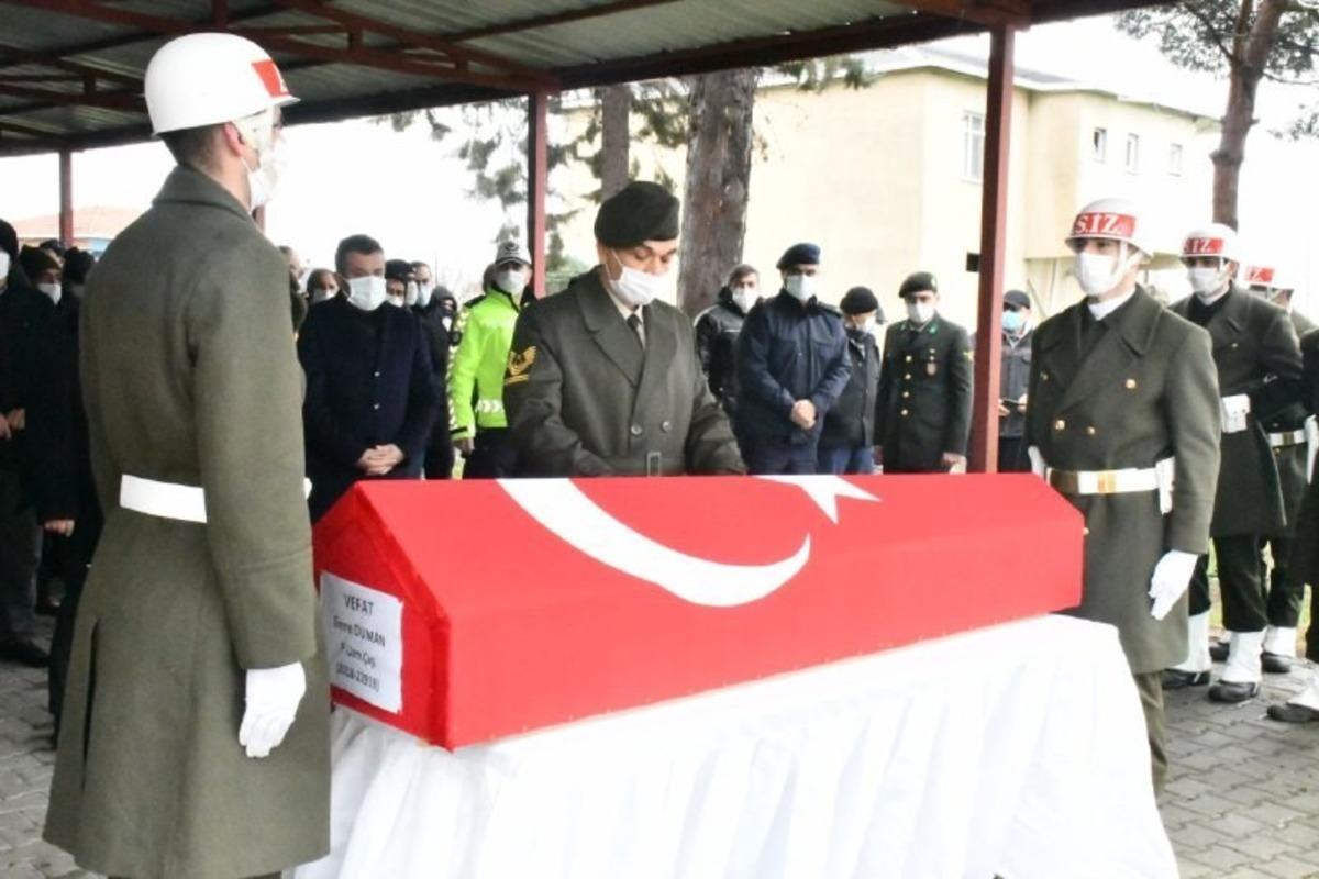 Uzman &Ccedil;avuş Duman toprağa verildi