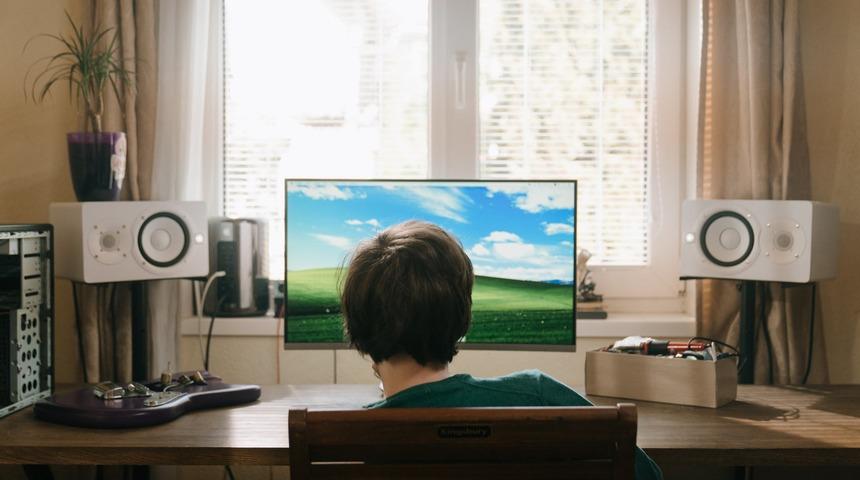 2.5 yıl para biriktirip aldığı bilgisayarı iade etmek zorunda kalan gencin vedası sosyal medyayı salladı!