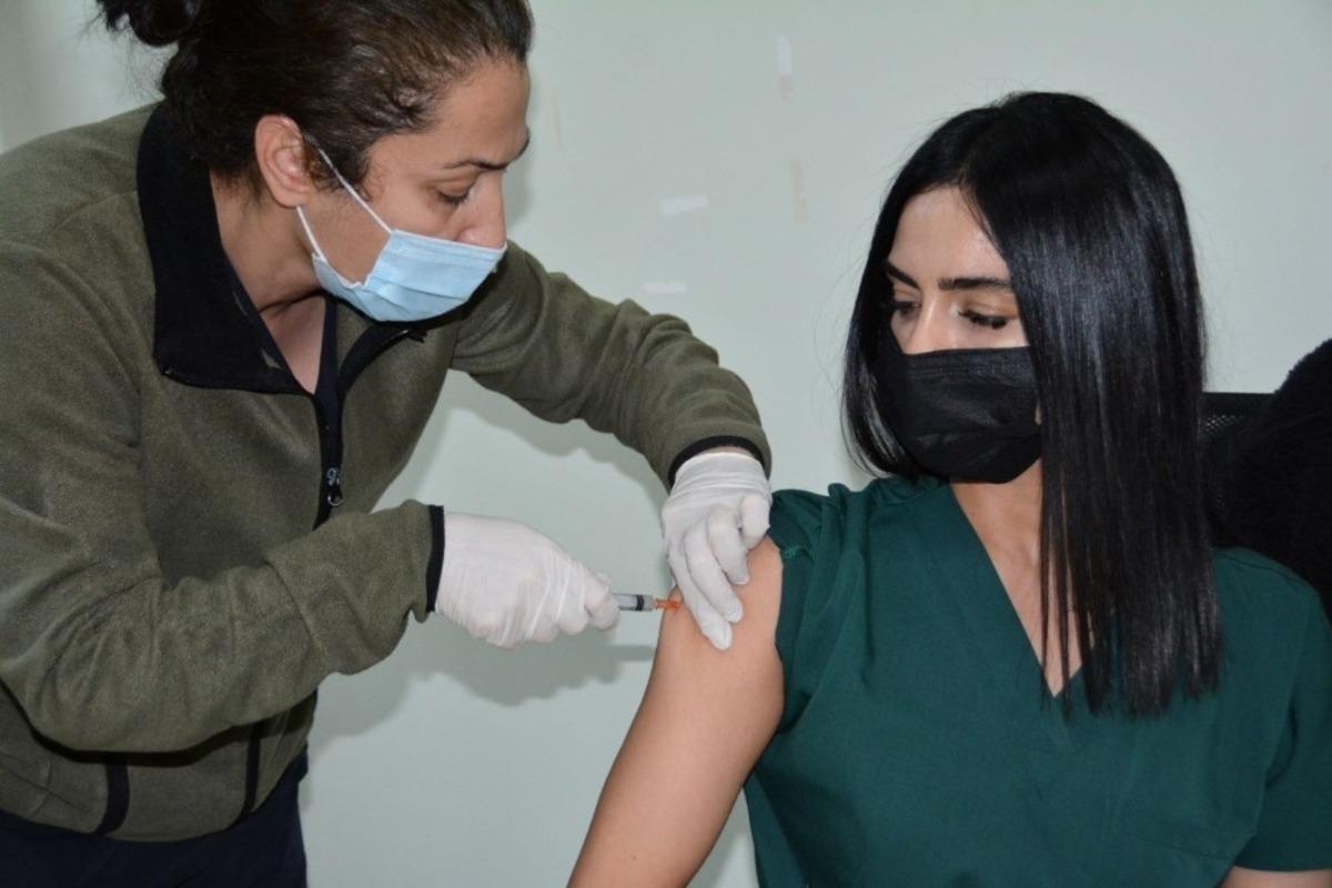 D&Uuml; personellerine aşı uygulaması başlattı