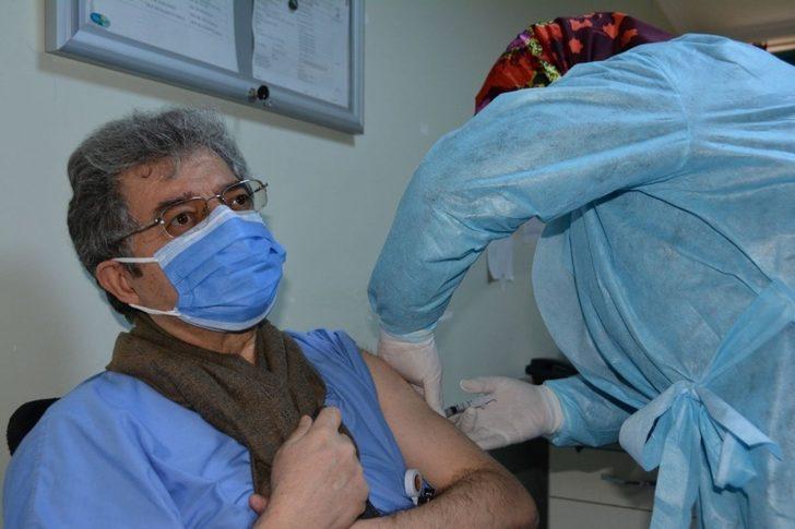 DÜ personellerine aşı uygulaması başlattı G4