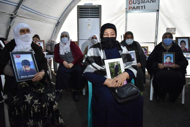 Diyarbakır annelerinin oturma eylemine bir aile daha katıldı