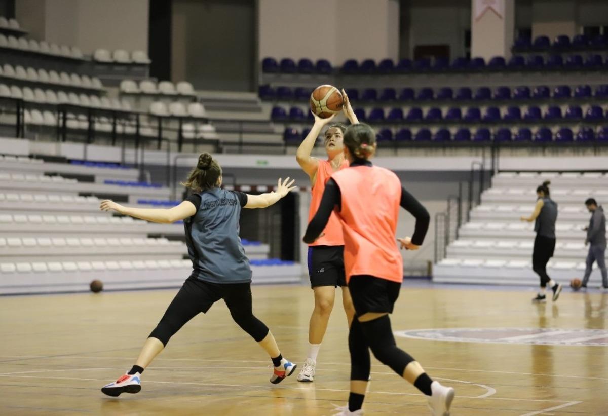 Turgutlu Belediyespor Kadın Basketbol hazırlıklarına devam ediyor