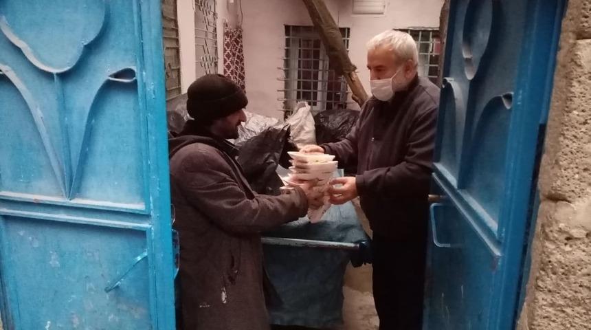 Diyarbakır&rsquo;da hayırsever vatandaşlardan ihtiya&ccedil; sahiplerine gıda yardımı
