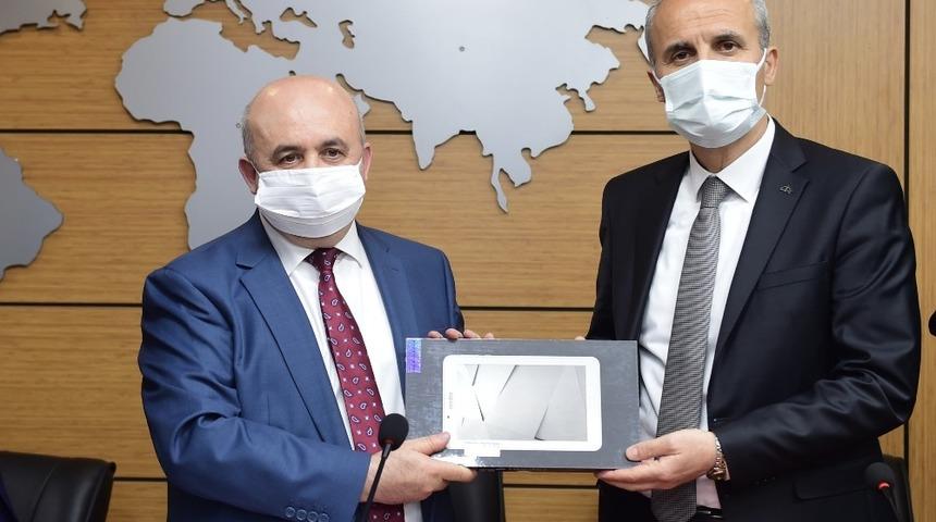 Başkan Okay&rsquo;dan eğitime destek