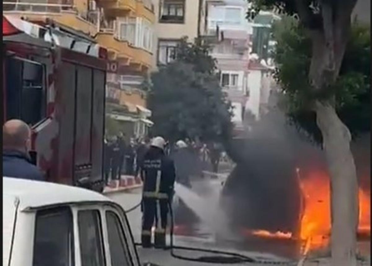 &Ccedil;alıştırdığı otomobil bir anda alev aldı