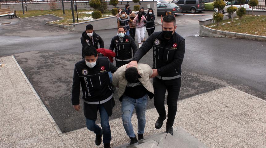 'Ana' lakaplı uyuşturucu şebekesi lideri, haber sitesinde ‘uyuşturucuyla mücadele’ yazısı yazdırmış