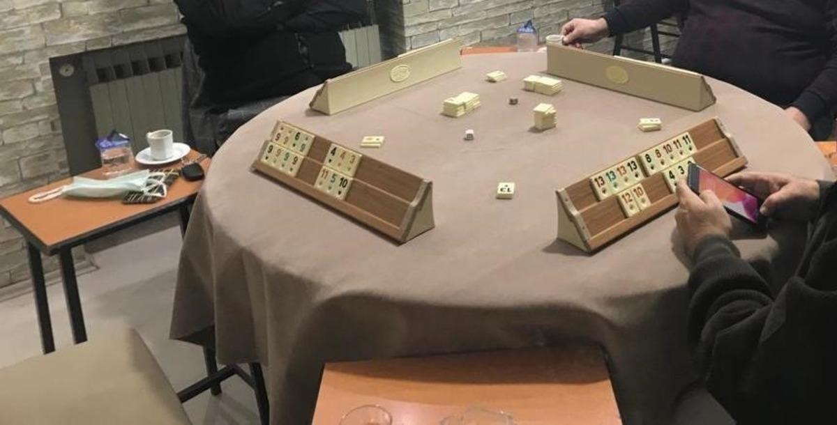 Kumar oynarken yakalanan 11 kişiye 15 bin TL ceza kesildi