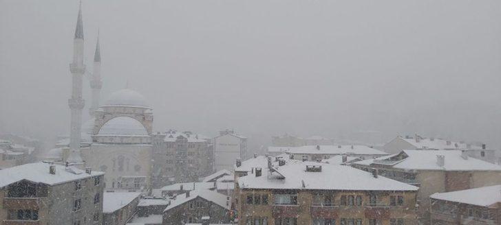 Cide beklenen kar yağışı ile beyaza büründü G4