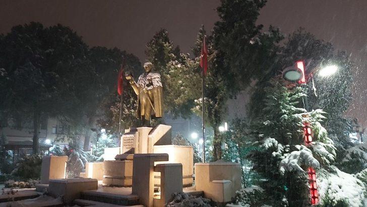 Cide beklenen kar yağışı ile beyaza büründü G5