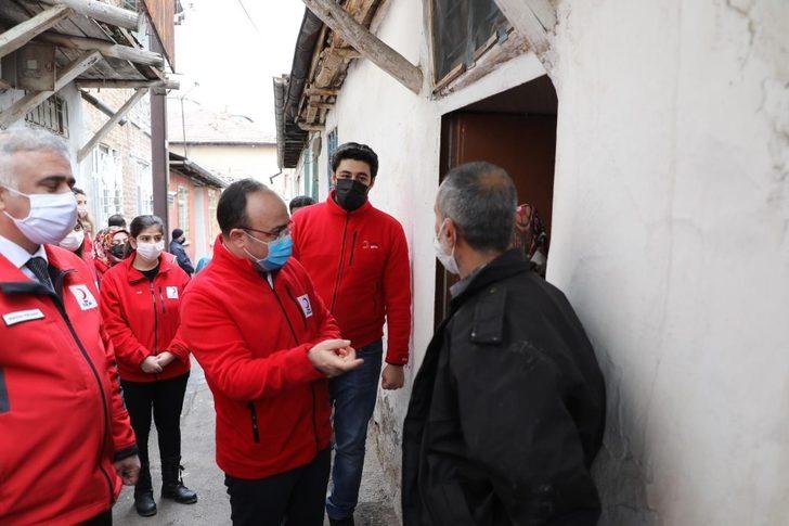 Vali Erkaya Yırık’tan mahalle ziyareti G3