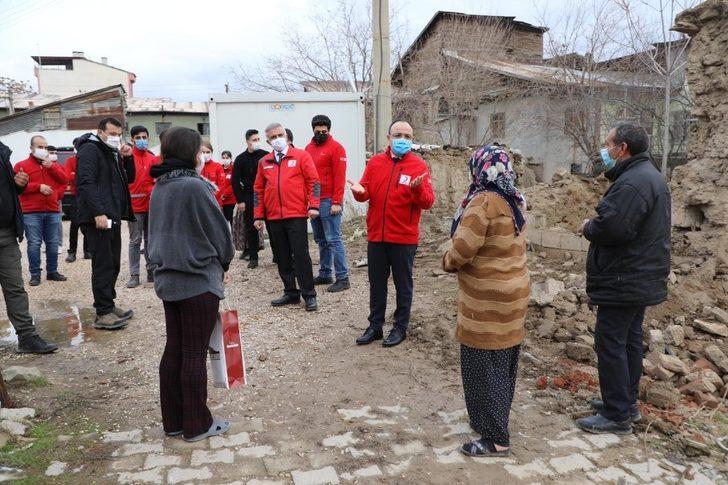 Vali Erkaya Yırık’tan mahalle ziyareti G4