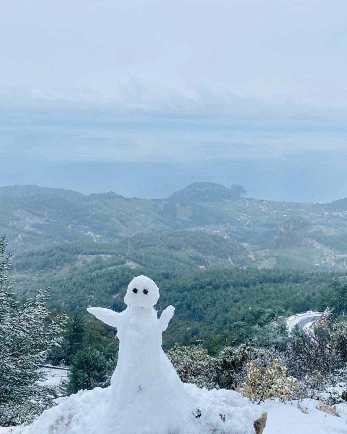 Dat&ccedil;a&rsquo;nın y&uuml;ksek kesimlerine kar yağdı