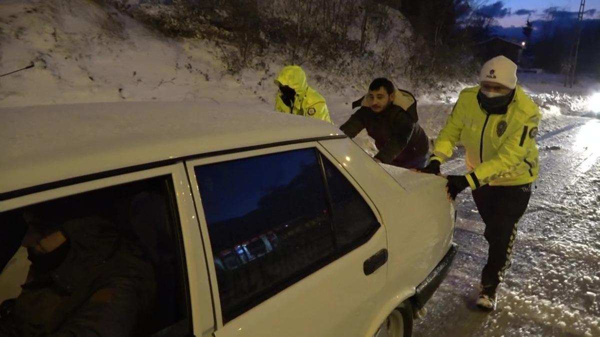 Sinop&rsquo;ta emniyet g&uuml;&ccedil;lerinin kar mesaisi