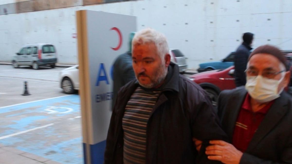 U&ccedil;uruma yuvarlanan kamyonetteki yaralı yalın ayak 600 metre y&uuml;r&uuml;y&uuml;p yardım istedi