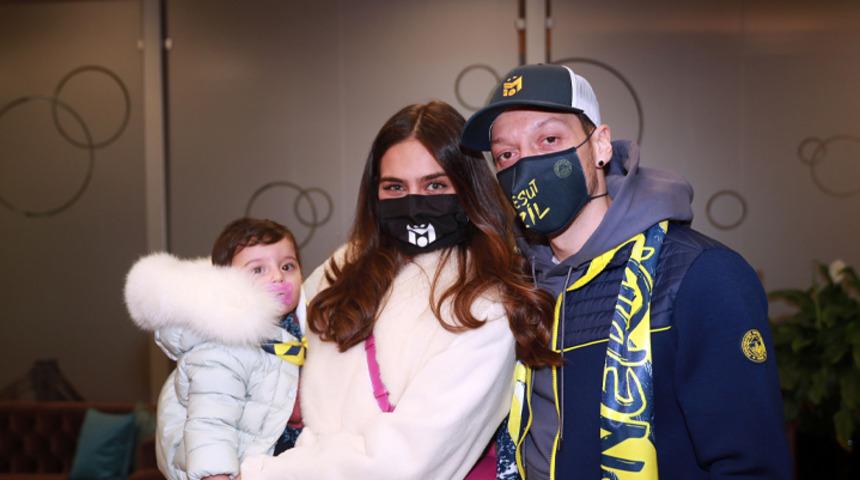 Fenerbah&ccedil;e'nin yeni transferi Mesut &Ouml;zil'den Ankarag&uuml;c&uuml; galibiyeti sonrası paylaşım!