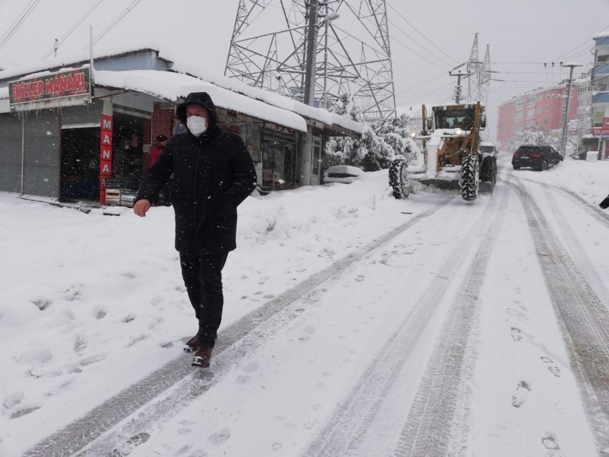 Tekin,"Karla m&uuml;cadele &ccedil;alışmamız devam ediyor "