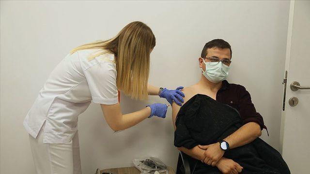 Aşılamada ikinci aşama! Huzurevleri ve bakımevlerinde aşı uygulaması başladı