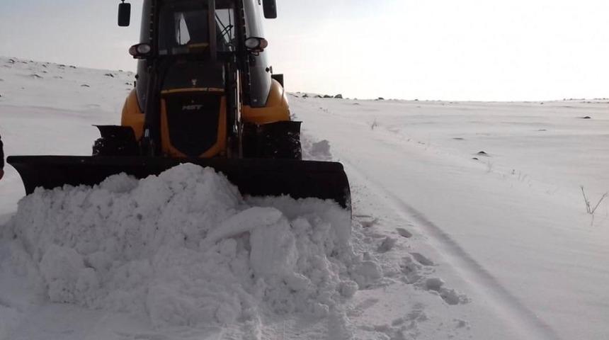 Kars&rsquo;ta beyaz esaret! 71 k&ouml;y yolu ulaşıma kapandı