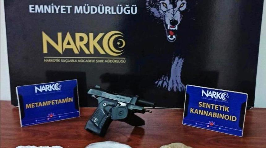 Adana&rsquo;da uyuşturucu operasyonu: 16 g&ouml;zaltı