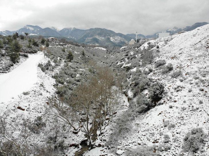 Denizli’yi kaplayan beyaz örtü kendine hayran bıraktırdı G3
