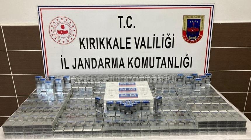 Hayvan yemi taşıyan tırdan ka&ccedil;ak sigara &ccedil;ıktı