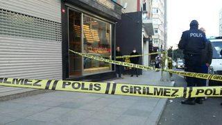 Silivri'de kuyumcu soyguncuyu vurdu