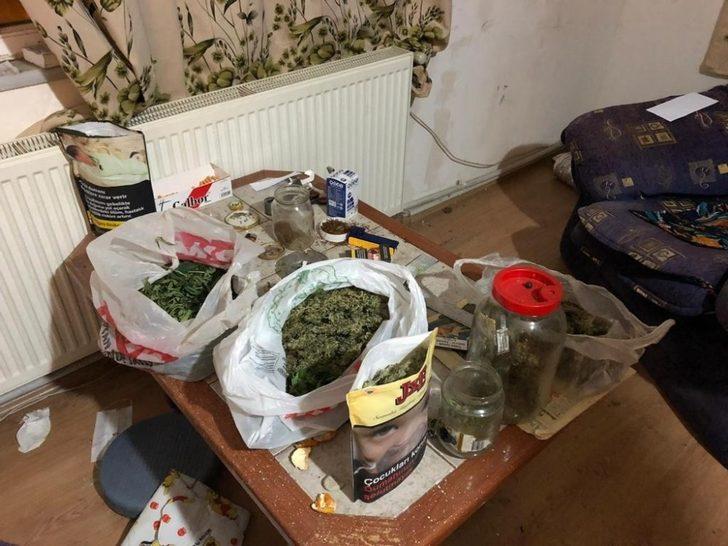 Evine kurduğu uyuşturucu tarlasını güneş panelleriyle ısıtmış G2