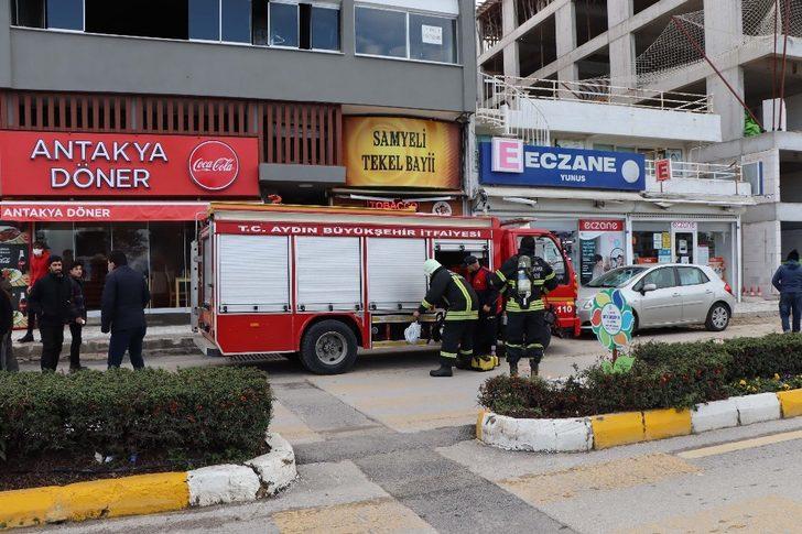 Kuşadası’nda kuaförde çıkan yangın paniğe yol açtı G5