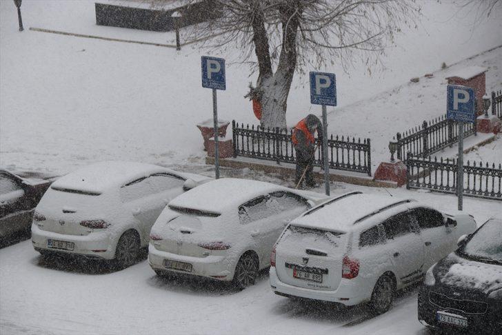 Doğu Anadolu'da kar ve tipi etkili oluyor G5