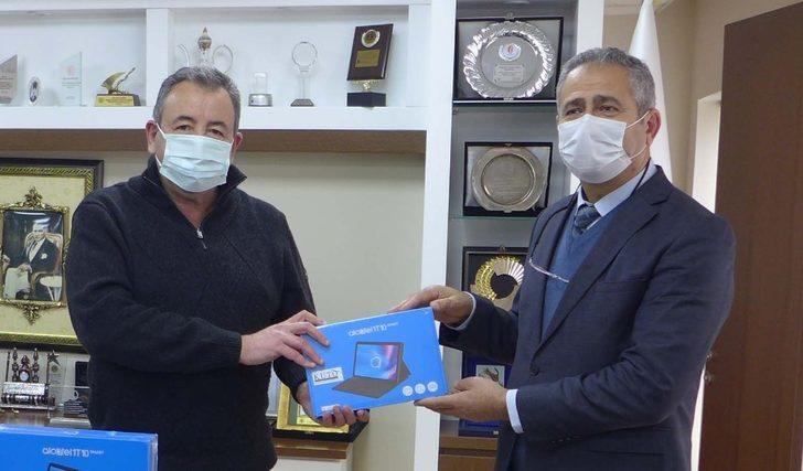 Kuşadası Ticaret Odası’ndan öğrencilere klavyeli tablet desteği G3