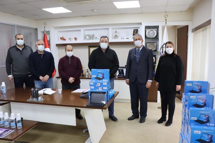 Kuşadası Ticaret Odası’ndan öğrencilere klavyeli tablet desteği G5