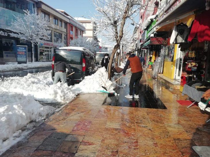 Kısıtlama sonra hafta kar temizliği ile başladı G3