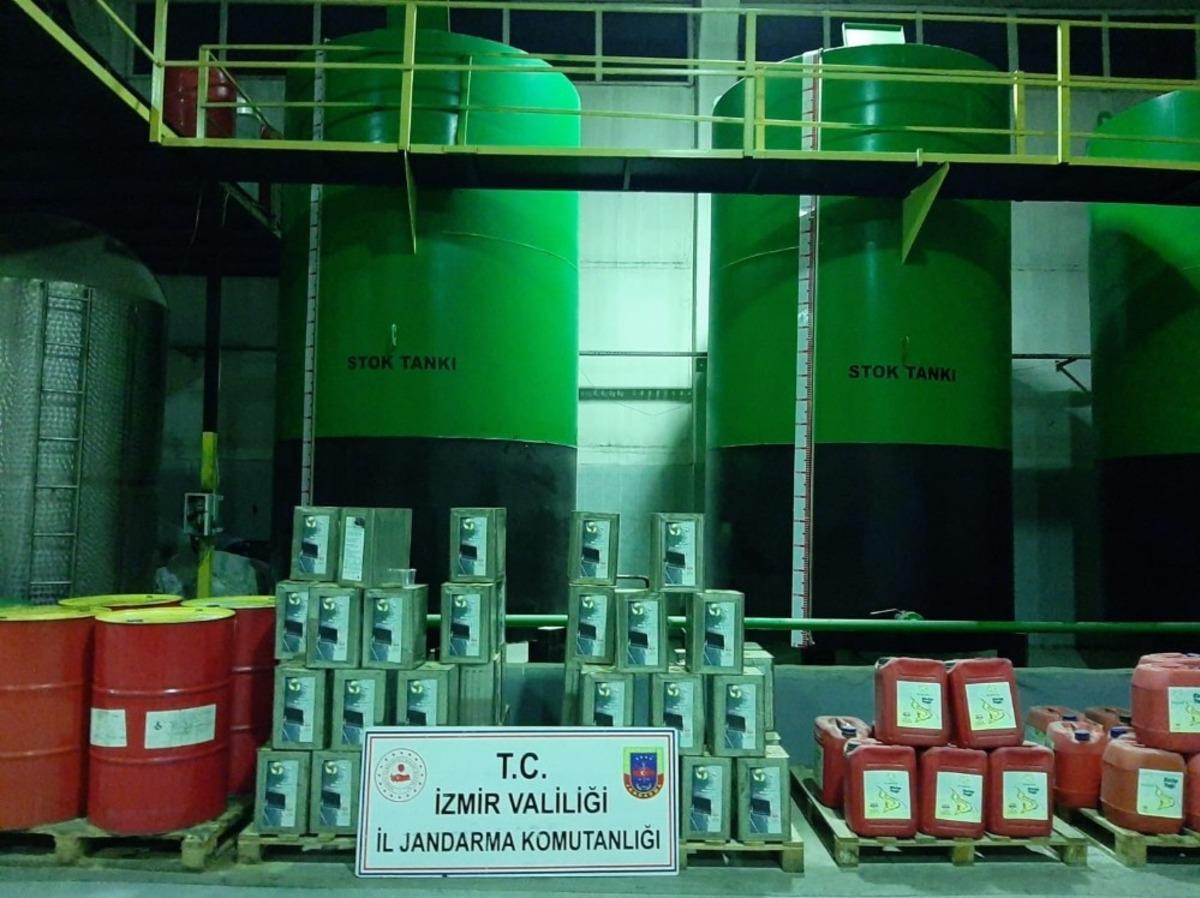 İzmir&rsquo;de 22 bin litre ka&ccedil;ak akaryakıt ele ge&ccedil;irildi