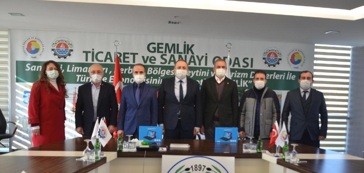 Ticaret Odasından &ouml;ğrencilere tablet