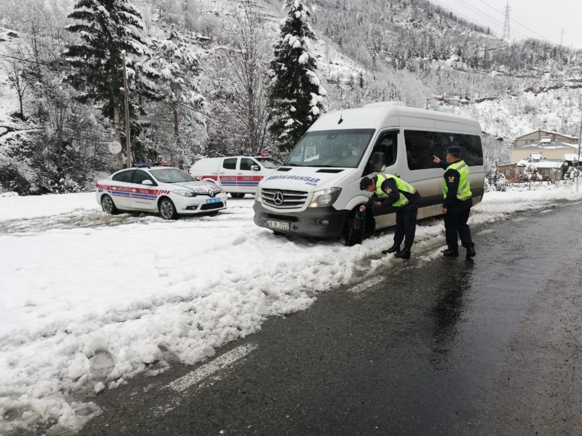Giresun&rsquo;da kış lastiği denetimleri sıklaştı