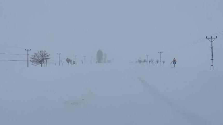 Tatvan&rsquo;da 51 k&ouml;y yolu ulaşıma kapandı