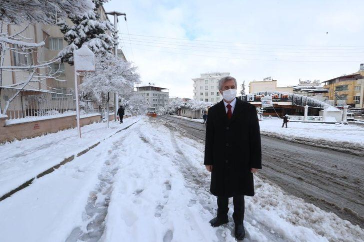 Şahinbey’de karlı yollara anında müdahale G4