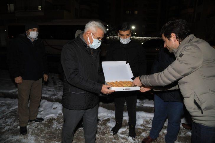 Battalgazi Belediyesi’nin kar mesaisi devam ediyor G4