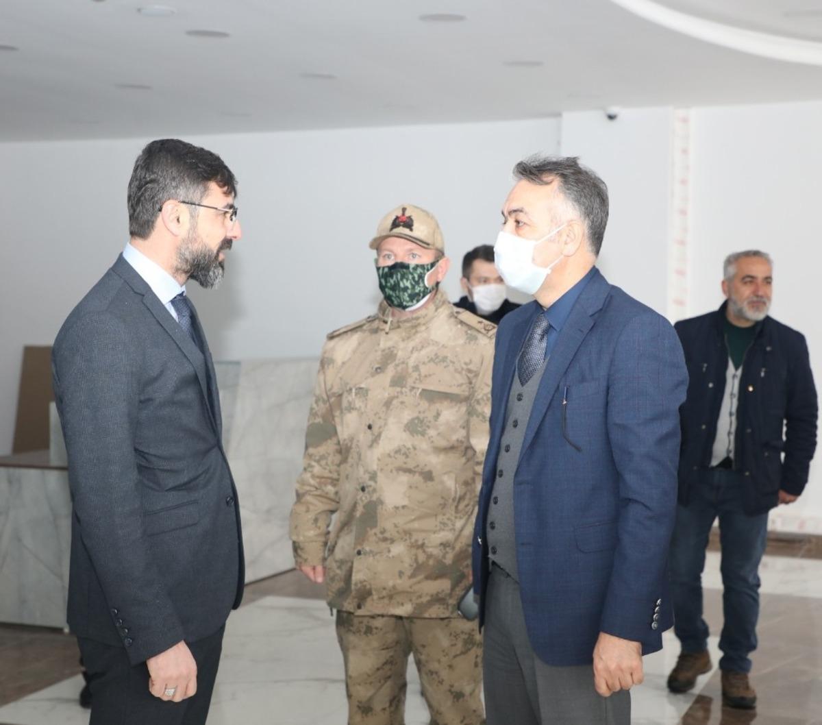 Vali &Ccedil;ağatay&rsquo;dan Bitlis Belediyesinin yeni hizmet binasına ziyaret