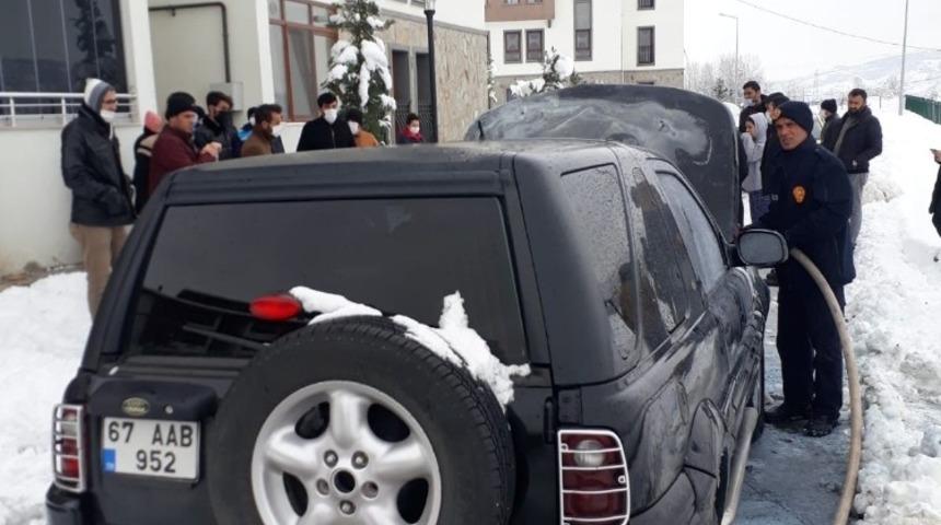 Aracı g&ouml;zleri &ouml;n&uuml;nde yanınca şoka girdi