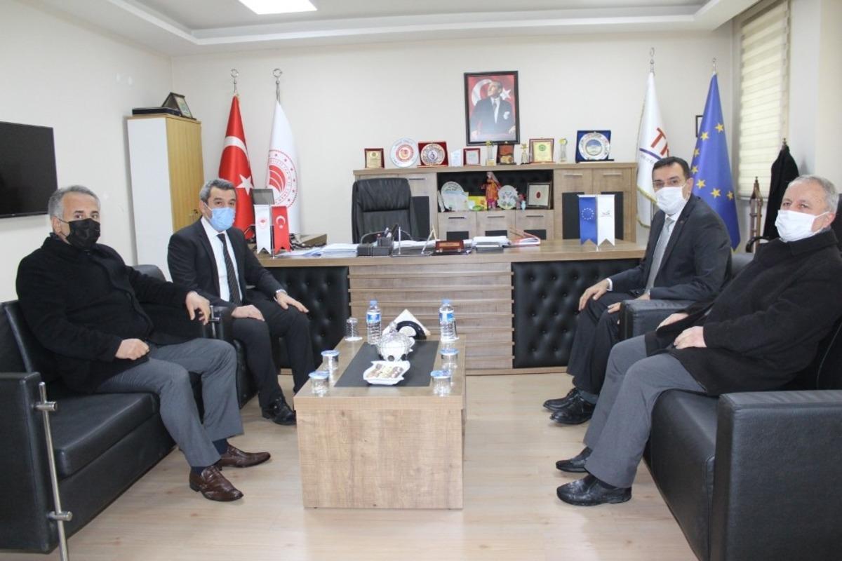 T&uuml;fenkci&rsquo;den muhalefete tepki