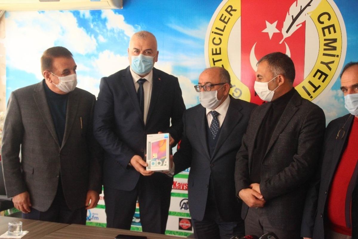 Avrupa Kayserililer Birliği&rsquo;nden uzaktan eğitime &rsquo;tablet&rsquo; desteği