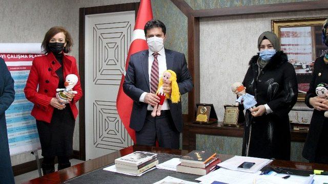 Öğretmenlerden “amigurumi örgü” ile farkındalık projesi